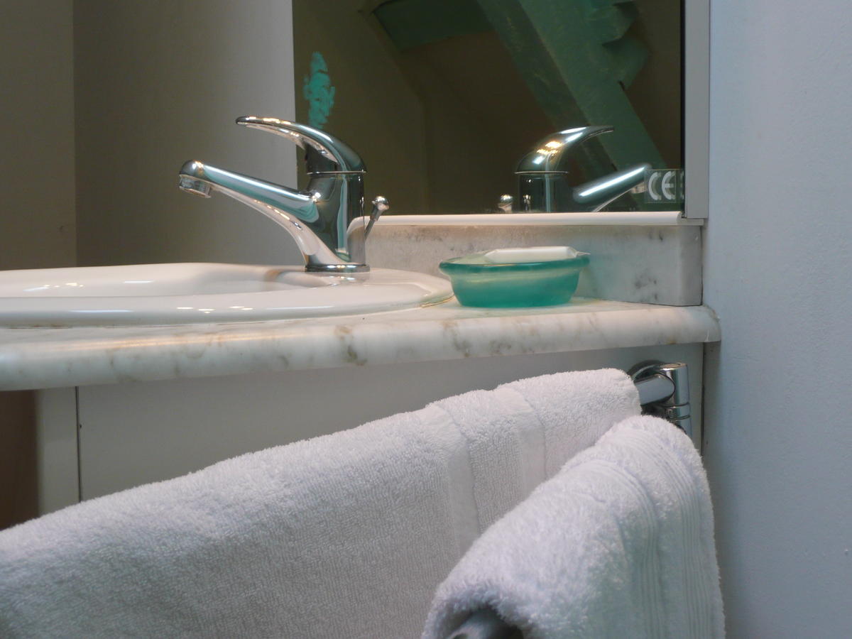Bed and Breakfast Manoir De Bois En Ardres Zimmer foto